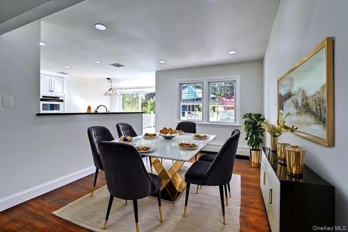 8 Prairie Rd, Huntingtn Sta, NY, 11746-2721 | Card Image