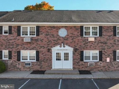 b200-403 S Main St, DOYLESTOWN, PA, 18901-4828 | Card Image