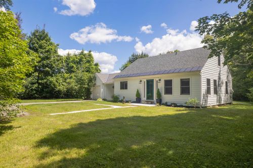 2420 Main St, Manchester, VT, 05254-4193 | Card Image