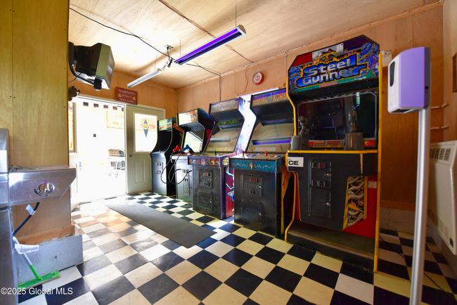 1370 Arcade | Image 13