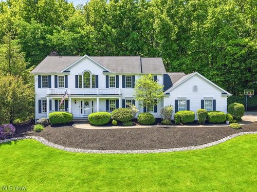 11245 Wellington Dr, Chardon, OH, 44024-9684 | Card Image