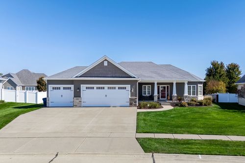 819 S 7th Street Court, Eldridge, IA, 52748 | Card Image