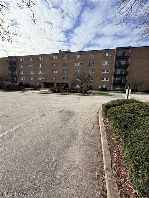 513-20333 Detroit Rd, Rocky River, OH, 44116-2447 | Card Image