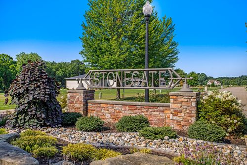 106 Stonegate Dr, Battle Creek, MI, 49015-7646 | Card Image