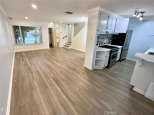 3-11138 Aqua Vista St, North Hollywood, CA, 91602-3206 | Card Image