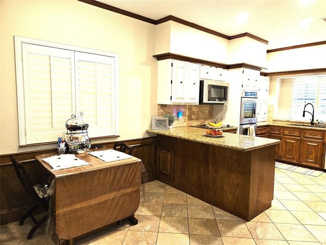 breakfast room | Image 13
