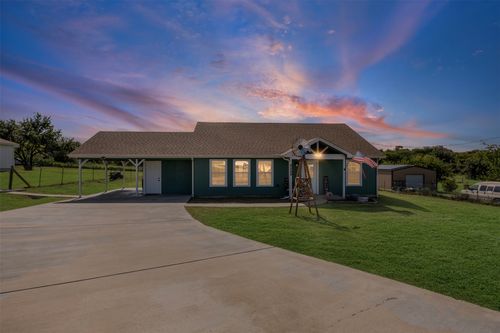 9209 Giant Dr, Joshua, TX, 76058-4398 | Card Image