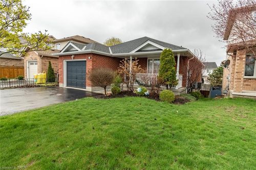 upper-79 Munroe Cres, Guelph, ON, N1G5E3 | Card Image