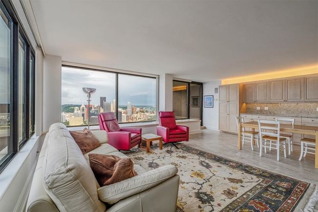 APT-780E - 1 Trimont Ln, Condo with 3 bedrooms, 3 bathrooms and 2 parking in Mt Washington PA | Image 6