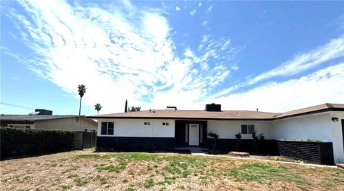 233 E Victoria St, Rialto, CA, 92376-5044 | Card Image