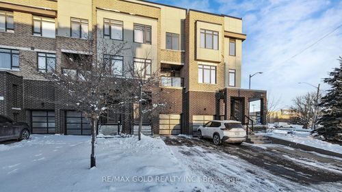 3 Glenngarry Cres, Vaughan, ON, L6A4Z4 | Card Image