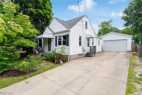 1513 10th St, Cuyahoga Falls, OH, 44221-4629 | Card Image
