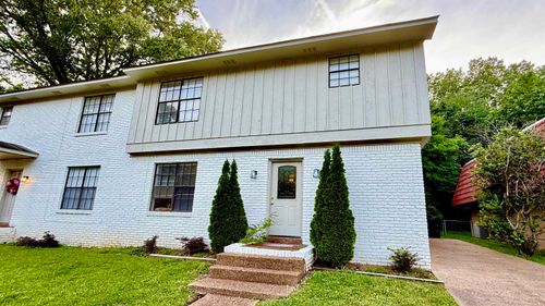 379 Dove Valley Rd, Collierville, TN, 38017-2113 | Card Image