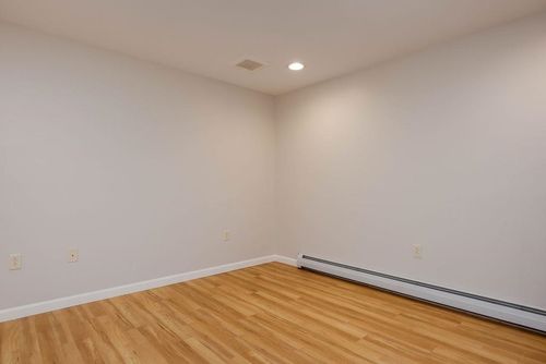 19 Forest Edge Dr, Hanover, NH, 03755-3231 | Card Image