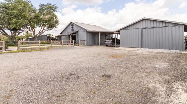812 Jameson Rd, House other with 3 bedrooms, 2 bathrooms and null parking in Lithia FL | Image 10