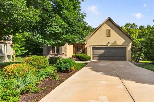 26164 W 109th St, Olathe, KS, 66061-7323 | Card Image