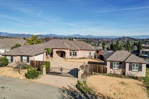 1513 Brinn Dr, Redding, CA, 96001-6017 | Card Image
