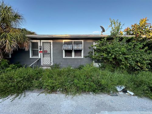 877 22nd Ave S, ST PETERSBURG, FL, 33705-3005 | Card Image
