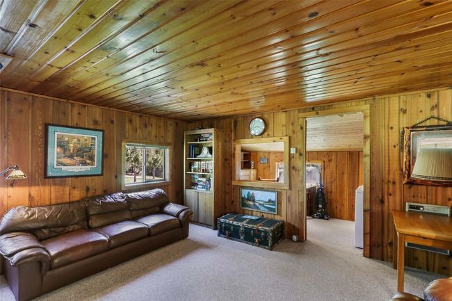 Guest Cabin - Living room | Image 56