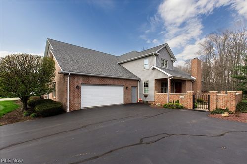 140 Hogan Ln Ne, Warren, OH, 44484-5545 | Card Image