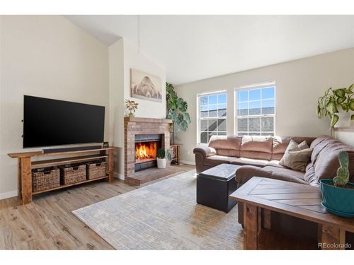 19083 E 16th Ave, Aurora, CO, 80011-5276 | Card Image