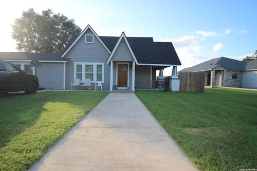 109 E Mayer St, Stockdale, TX, 78160-6912 | Card Image