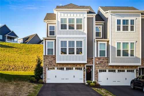 207 Spruce Ln, Canonsburg, PA, 15317-2421 | Card Image