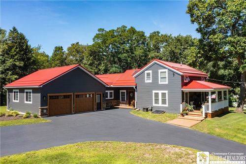 30 Oak St, Westfield, NY, 14787-1242 | Card Image