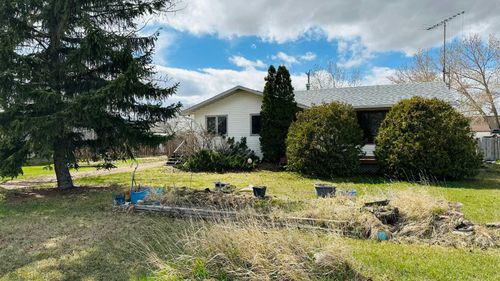 8 Main Street, Munson, AB, T0J2C0 | Card Image