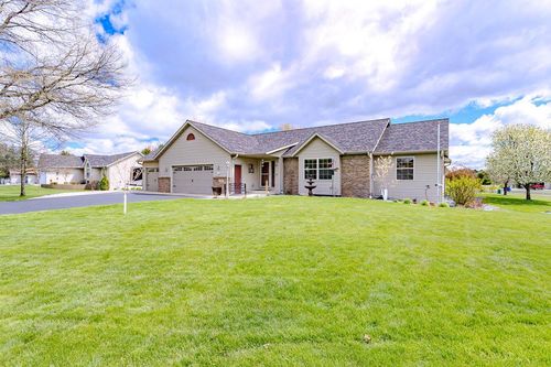 1985 Woodcrest Cir, Kronenwetter, WI, 54455-8082 | Card Image