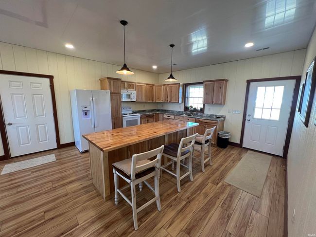 410 W Burress Rd, House other with 2 bedrooms, 2 bathrooms and null parking in Dale IN | Image 4