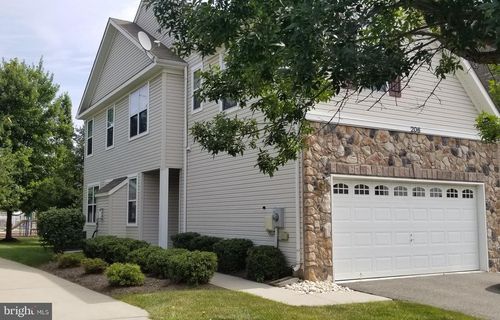 206 Concord Pl, Pennington, NJ, 08534-5263 | Card Image