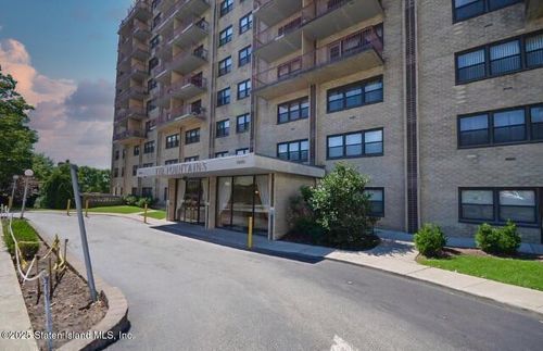 6g-1000 Clove Rd, Staten Island, NY, 10301-3647 | Card Image
