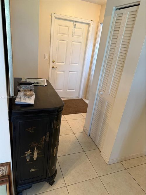 409-700 Ne 14th Ave, Hallandale Beach, FL, 33009-2748 | Card Image