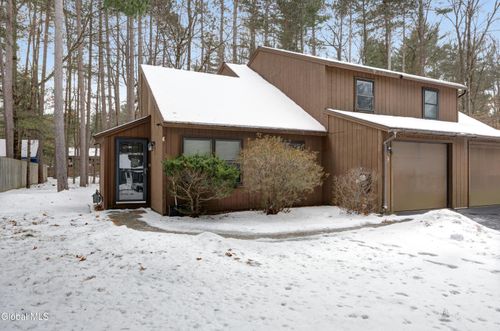 9 Wake Robin Rd, Ballston Spa, NY, 12020-4464 | Card Image