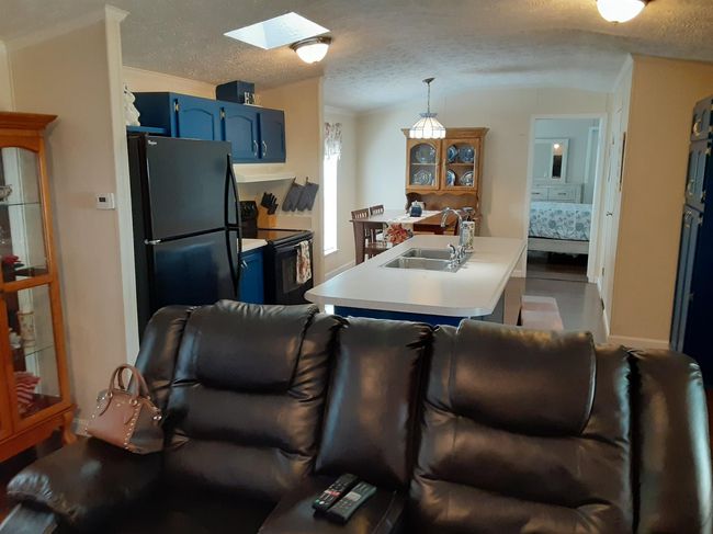 58 Mobile Dr, House other with 3 bedrooms, 2 bathrooms and null parking in Hudson NH | Image 13