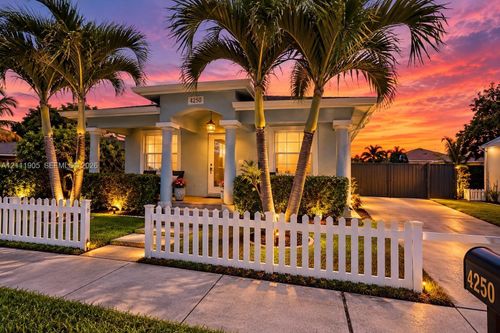 4250 Sw 57th Ave, Davie, FL, 33314-3845 | Card Image