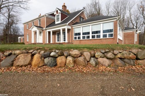 2401 E Brocker Rd, Metamora, MI, 48455-9676 | Card Image