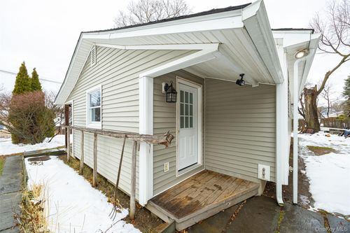 28 Howland Ave, Beacon, NY, 12508-3826 | Card Image