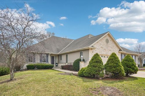 16605 W Sumerland Court, New Berlin, WI, 53151 | Card Image