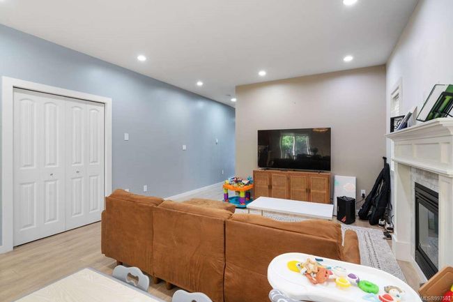 609 Amble Pl, House other with 4 bedrooms, 4 bathrooms and 3 parking in Langford BC | Image 18