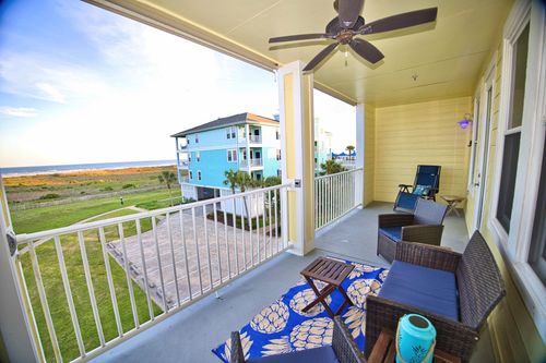202-4141 Pointe West Dr, Galveston, TX, 77554-3052 | Card Image
