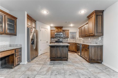 1904 Sw 18th St, Bentonville, AR, 72713-7150 | Card Image