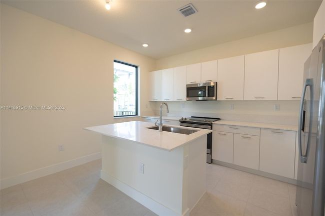 0 - 4263 Nw 83rd Ave, Townhouse with 3 bedrooms, 2 bathrooms and null parking in Doral FL | Image 6