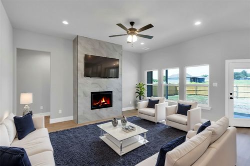 520 E Lamar St, Palmer, TX, 75152-8173 | Card Image