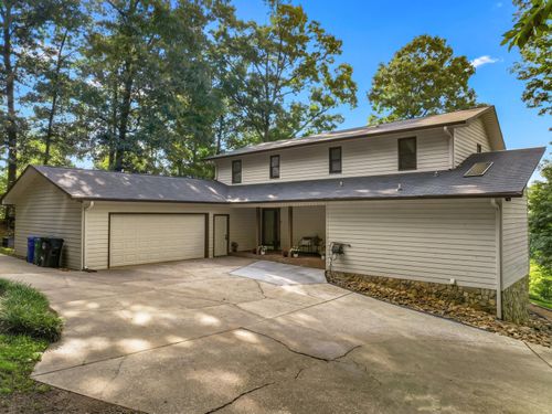 1325 Doyal Dr, Morristown, TN, 37814-6105 | Card Image