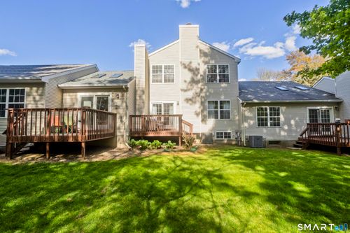 8-8 Dibble Hollow Ln, Windsor Locks, CT, 06096-2710 | Card Image