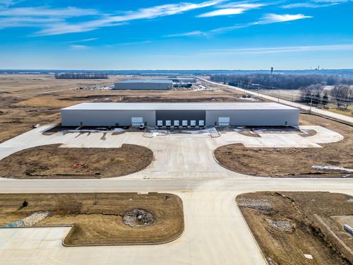 130 Warp Dr, Waterloo, IA, 50703-9102 | Card Image