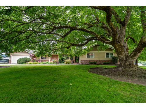 1850 Del Rio Rd, Roseburg, OR, 97471-9559 | Card Image