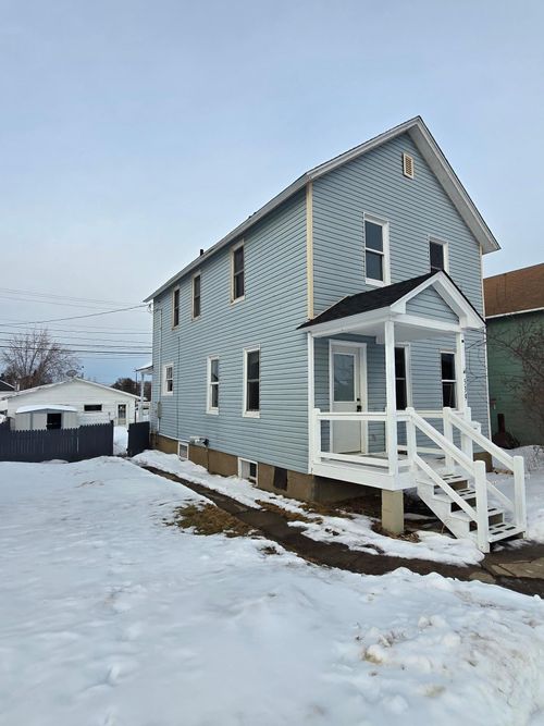 539 E Chapman St, Ely, MN, 55731-1434 | Card Image